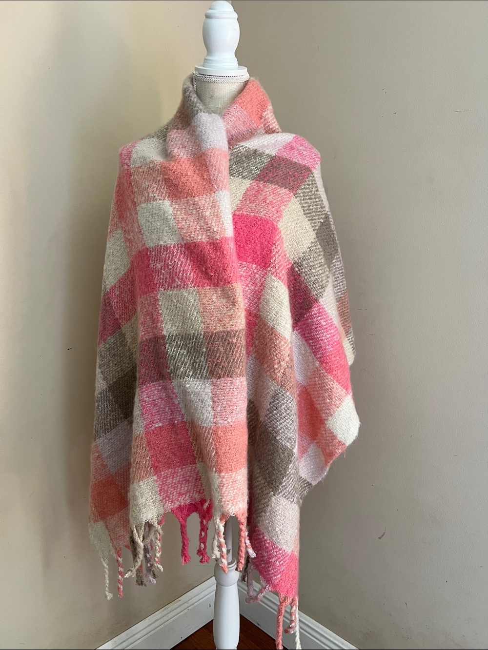 NWT Gap Blanket Scarf Pink Plaid